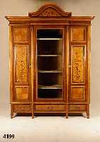 Vielzweckschrank, deutsch, um 1900/05, Korpus Weichholz, Buche und Eiche, komplett auf Rahmen gearbeitet, Front 10-fach kaset- tiert, Zierleisten ...