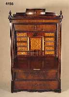 SchranksekretÄr, mitteldeutsch/wohl Dresden, um 1845, Korpus Weichholz/Hartholz, auf Rahmen gearbeitet, Äußere Form Rahmenstruktur ...