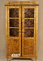 WÄsche- bzw. Vitrinenschrank, mitteldeutsch, um 1830/40, SpÄtbiedermeierstil, Korpus Weichholz, Birke- bzw. Birkewurzelfurnier, verglast, ...