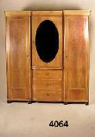 Kleiderschrank, deutsch, um 1910, Jugendstil , Korpus Hartholz, komplett auf Rahmen gear- beitet, Ahorn- bzw. Obstholzfurnier, schÖne Anordnung ...