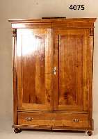 Schrank, deutsch, 2. HÄlfte 19. Jhd., Kirschholz massiv, in der Mitte teilbar, so- genannter Spaltschrank, zweitÜrig, Alters- und ...