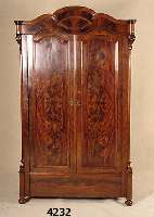 Keider- bzw. WÄscheschrank, deutsch, um 1890/ 1900, Barockstil, Korpus Weichholz, Mahago- ni- bzw. Pyramidenmahagonifurnier, vielfach gespiegelt, ...