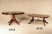 Salontisch, Italien, 20er/30er Jahre, nach flÄmischem Vorbild von 1720/30, SÄule gedrech- selt, Schnitzerei aus dem Vollholz, 4 Ausleger , reich ...