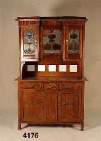 Aufsatzbuffet, deutsch um 1920, Weichholz (Pitchpine) mit Glas und KacheleeinsÄtzen, Gebrauchsspuren, ca. 217x138x59 cm