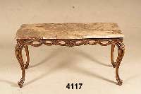 Salontisch, Frankreich, 1. HÄlfte 20. Jhd., Barockstil, nach altem Vorbild gearbeitet, reiche Rocaillenschnitzerei, geschwungen profilierte ...