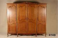 Schlafzimmerschrank, Eiche massiv, Korpus Weichholz, 4-tÜrig mit Rahmenapplikationen, Gebrauchsspuren, ca. 220x186x68 cm
