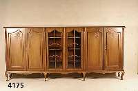 Vielzweckschrank, deutsch, wohl SchrÖder, z.T. auf Rahmen gearbeitet, Kanten und Leisten Nußbaum massiv, aus dem Vollholz geschnitzt, ...