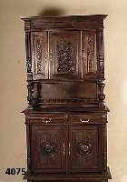 Aufsatzschrank, Frankreich um 1880, Eiche massiv z.T. Eiche furniert, Prunkdekor mit reichen Verzierungen und Schnitzereien aus dem Vollholz, ...