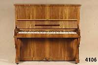 Klavier, deutsch, um 1910, Hersteller C. Golemann, Hannover, Vertreiber C.F. Glass Heilbronn, Korpus Weichholz/Hartholz, kauka- sisch ...