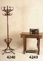 NÄhmaschine Kayser, deutsch, um 1925, Eiche Eichefurnier, kannelierte Beine, geriefte Schubladen, eingelegter halber Meter, versenkbar, ...
