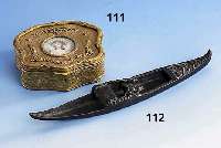 SchmuckkÄstchen mit Miniatureinlage, um 1870/80, Metall vergoldet, freie Malerei: Frauenportrait, innen mit Stoff ausgeschla- gen, Schloß ...