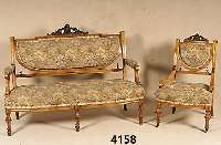 Sitzgarnitur einer Saloneinrichtung, deutsch, um 1880, bestehend aus 2-Sitzer Sofa u. 2 Stuhlsessel, Rahmen Nussbaum massiv, im ecklizistischem ...