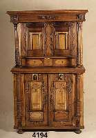 Kleines AufsatzmÖbel, nach dem Vorbild vom 1580/1620, sog. Ulmer Nachbau um 1860/70, Korpus Weich- Hartholz, Front auf Rahmen gearbeitet, ...