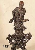 Asket, China um 1840/50, typisches Wurzelholz, verknorpelt, ausdrucksvoll, feine farbliche Abstimmung, Wurzelwerk in asymetrischem Aufbau, Kopf ...