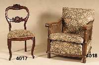 Stuhl, England, um 1840/50, Rahmen Mahagoni massiv, Schnitzereien aus dem Vollholz, plastisch, alte Restauration, sollte erneuert werden, Zarge ...