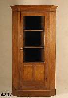 Eckschrank, deutsch, um 1900/02, Eiche massiv, TÜr auf Rahmen gearbeitet, Leisten einfach getreppt, schÖner harmonischer Aufbau, TÜr verglast, ...