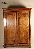 Kleiderschrank, deutsch, um 1890, auf Rahmen gearbeitet, Korpus Weichholz/Hartholz, schÖnes z.T. gespiegeltes Wurzelnußfurnier von hoher ...