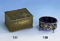 Deckeldose, Wiener Bronze, um 1900, WÜstendarst. mit Beduine auf Kamel, Holz- korpus, ca. 6 x 10.5 x 8.5 cm
