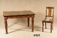 Ausziehtisch mit 6 StÜhlen, Belgien, um 1900/ 10, Korpus Weichholz, Eiche massiv, Eiche- furnier, Stuhllehnen z.T. aus dem Vollholz ge- schnitzt, ...