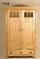 WÄscheschrank, deutsch, um 1900, Jugendstil, Weichholz, Kiefer und Zierbelkiefer, Lisenen einfach gerillt, auf der Front sich in der horizontalen ...