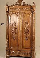 WÄscheschrank, Belgien/Niederlande, um 1890/ 1900, Korpus Weichholz, Eichefurnier, aufge- setzte virtuose Schnitzerei im Barockstil, Kanten und ...