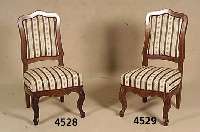Salonstuhl, England, um 1880/90, Barockstil, Mahagoni massiv, Mahagonifurnier, Fadenintar- sien, Front mit geschwungenen Beinen, doppelt gerieft, ...