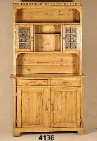KÜchenschrank, deutsch um 1822, Kiefer Zirbelkiefer massiv, auf Rahmen gearbeitet, Fenster oberflÄchlich versprosst, Kopf mit Zahnfries, ...