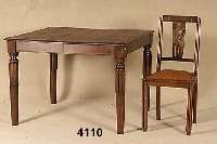 Tisch und 5 StÜhle, Frankreich um 1925/30, franz. Art-Deco, Eiche massiv und Eiche Furnier, sparsame Schnitzerei aus dem Vollholz Zahnfries, ...