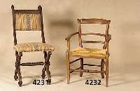 Sogenannter Scherenstuhl, um 1870/1880, Vorbild Renaisance 1550, Scheren unbeweglich, massiv Nussbaum, Flachschnitzerei, Loorber, Lehnen mit ...