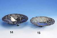 Anbietschale, wohl Thailand, Silber, geprÜft, total ca. 370 g, 3 FÜße, H ca. 5 cm, Durchm. ca. 23.5 cm