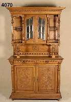 Aufsatzschrank, wohl Niederlande, um 1890/1900 , Korpus Weichholz, Buche und Eiche massiv, SÄulen freistehend, reiche Drechselarbeit, z. T. ...
