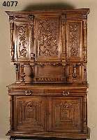 Aufsatzschrank, Belgien/Niederlande, um 1890/ 1900, in sich 3-fach gegliedert, Korpus Weichholz, Eiche massiv, Eichefurnier, zum grÖßten Teil ...
