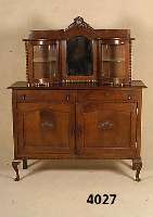 Sideboard mit passendem Vitrinenteil, Nieder- lande, um 1900/10, Korpus Weichholz, Eiche massiv, Eichefurnier, Vitrinenteil wohl aus anderem ...