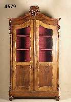 Vielzweckschrank, sÜddeutsch, um 1835/40, Korpus Weichholz, TÜren Weichholz/Hartholz, Nußbaumfurnier, Inlets Pyramidenmahagonifur- nier ...