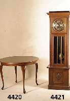 Standuhr, deutsch, um 1910/15, Korpus Weich- holz und Eiche massiv, Eichefurnier, Perl- leistenverzierung, Zierleiste z.T. gerieft, sparsam ...