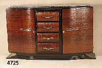 ArtDeco-Sideboard, Frankreich, um 1920, Rio-Palisander gespiegelt furniert, z.T. schwarz abgesetzt, Gondelfuß, große extra- vagant gearbeitete ...