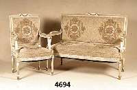 Salongruppe, Frankreich, um 1900/10, Gestell Buche massiv, klassizistisch, FÜße kanneliert, Akanthusblattverzierung, Girlan- denverzierung, z.T. ...