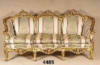 3-sitzer Sofa, Italien, 60er/70er Jahre, Buche massiv, 3-fach geschweift, RÜcken passig , geschnitzt, gestuckt und vergoldet, Seiten und RÜcken ...