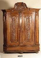 Dielenschrank, Mosel/Trier, um 1760, auf Rahmen gearbeitet, Eiche massiv, hessischer bzw. frankfurter Beeinflußungen nachweisbar, Seiten ...
