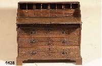 SchrÄgklappensekretÄr, England, um 1810, Korpus Eiche massiv, 3 Schubladen, Innenein- richtung mit vielen kleinen Schubladen, außen reich ...