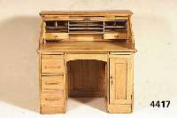 Schreibtisch, deutsch, um 1910, Eiche massiv , auf Rahmen gearbeitet, Inneneinrichtung mit AblagefÄchern und Schubladen, gute Verarbei- tung, ...