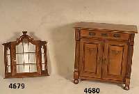 HÄngevitrine, Holland, um 1960, Barockstil, Korpus Weichholz, Wurzelnußfurnier, aufgelegte Sprossenfenster, geschweifte EinlegebÖden, ...