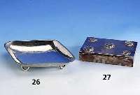Anbietschale, deutsch um 1930, 830er Silber, auf 4 HalbringfÜßen, Hammerschlag- verzierung, Vertreiber W. HÜlse, Berlin, reine Handarbeit, ...