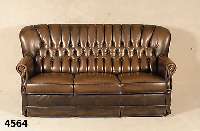 3-sitzer Sofa, nach englischem Vorbild von 1880/90, Gestell Buche massiv, dunkelbrauner Kunstlederbezug, RÜcken genoppt und geheftet, Kissen ...