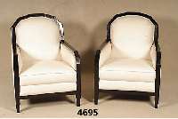 Paar ArtDeco-Sessel, Frankreich, um 1920, Holz schwarz gefaßt, allseitig umlaufender Rahmen, facettierte Lehnenrahmung, FÜße mehr- fach ...