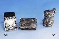 Spardose, wohl Österreich um 1860, Silber, geprÜft, Perlleistenverzierung, Schloß fehlt, l. verbeult, H ca. 8.5 cm
