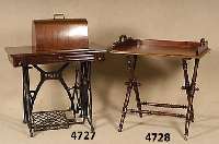 NÄhmaschine, deutsch/Kaiserslautern, um 1920, Hersteller: Firma Pfaff, Modell 31, gußei- sernes Gestell, Holz Nußbaumfurnier, sogenan- nte ...