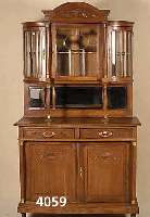 Aufsatzbuffet, Frankreich, um 1900, Jugend- stil, Eiche massiv, Oberteil geschwungene bauchige Form, mit vielen facettierten Glas- einsÄtzen, ...