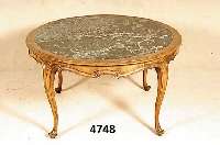 Runder Clubtisch, deutsch, 30er Jahre, Barockstil, Gestell Nußbaum massiv, Nußbaum- furnier, breit gerillt, innen liegende Marmor- platte, ...