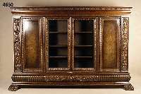Renaissance-Stil Schrank, dt. 20-30er Jahre, Weichholz/Hartholz, zweiteilig auf Rahmen gearbeitet, Lisenen mit reicher Bildhauerar- beit, reiche ...